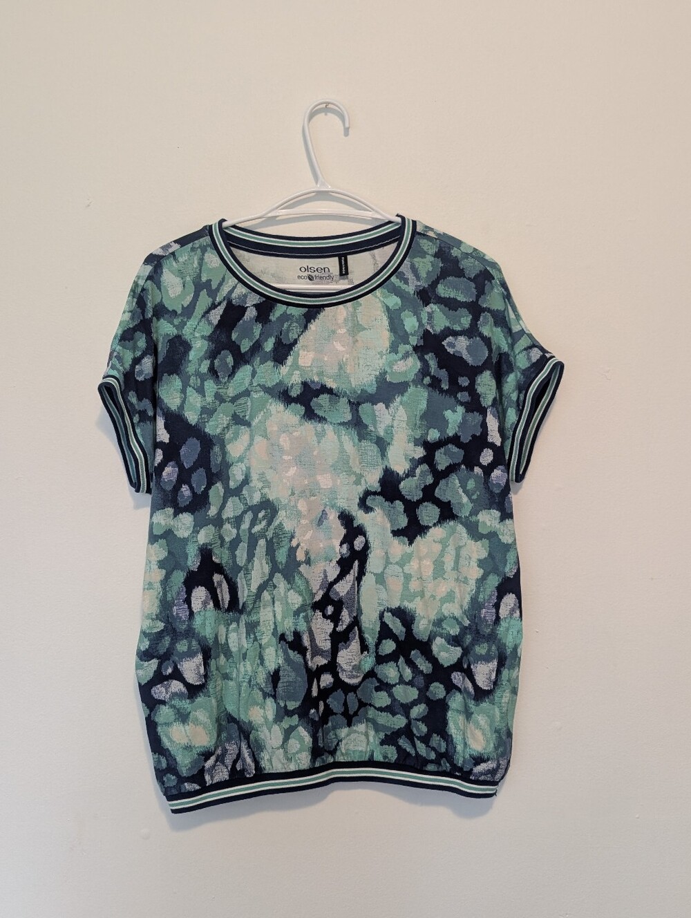 Olsen Clara Relaxed Fit Eco Friendly Watercolor Abstract Top Tee Striped Trim 8
